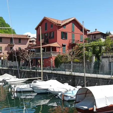 Locazione Turistica Calde Lungolago Castelveccana